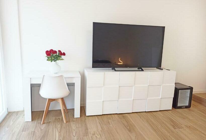 פנסיון Guest House   La Bella Vita