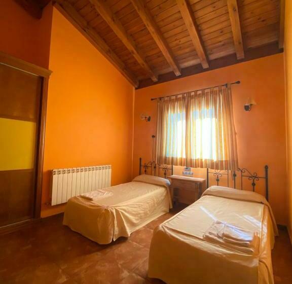 פנסיון Hostería De Monzón