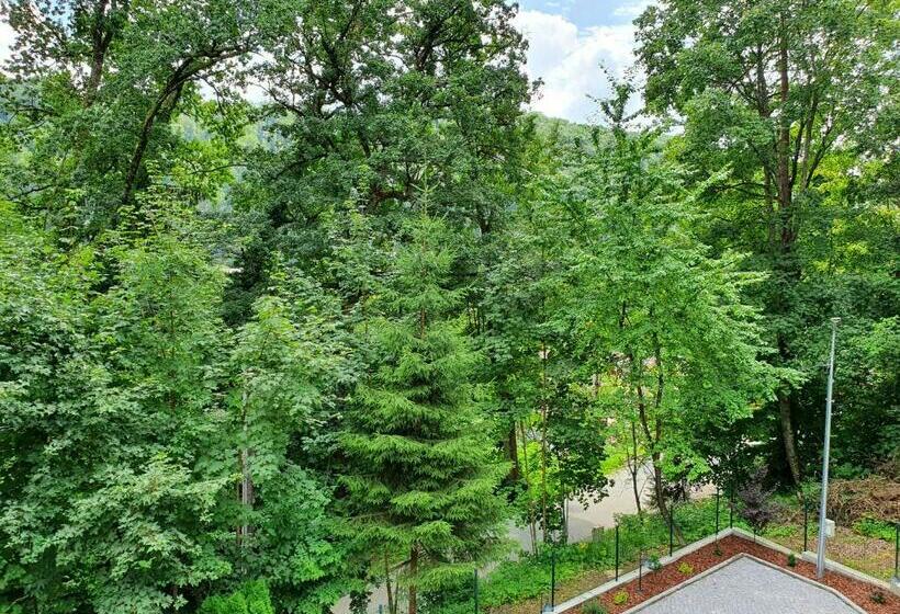 פנסיון Laura Villa