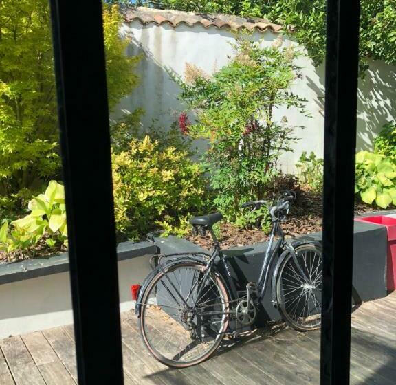 פנסיון Les Voiles Rouges