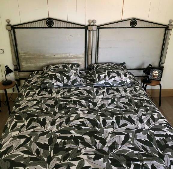 פנסיון Les Voiles Rouges