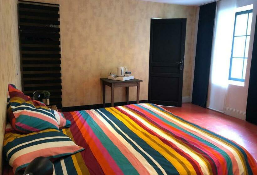 פנסיון Les Voiles Rouges