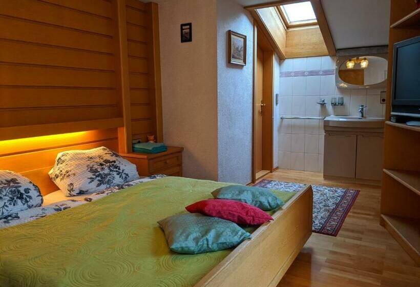 بنسيون Montahaus