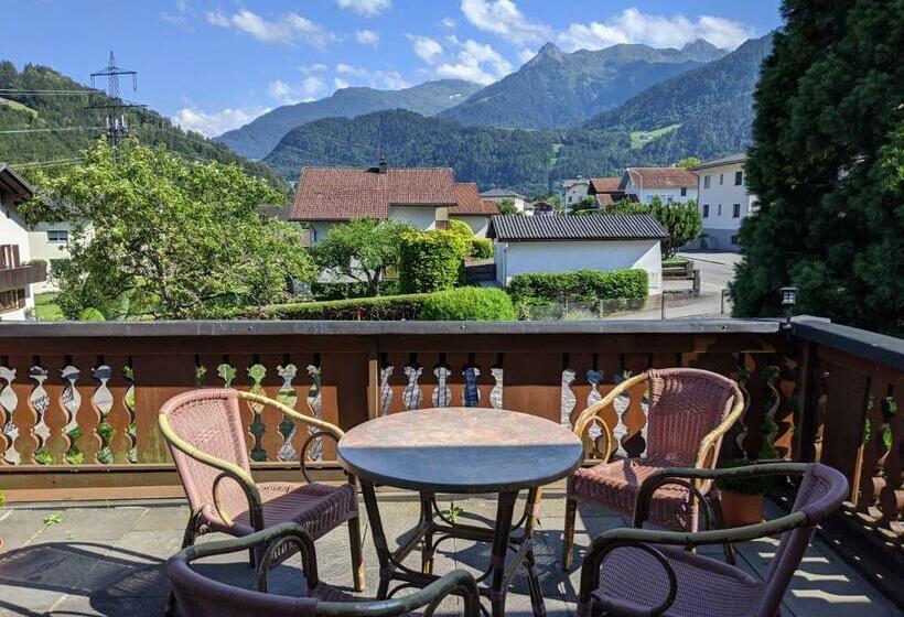 بنسيون Montahaus