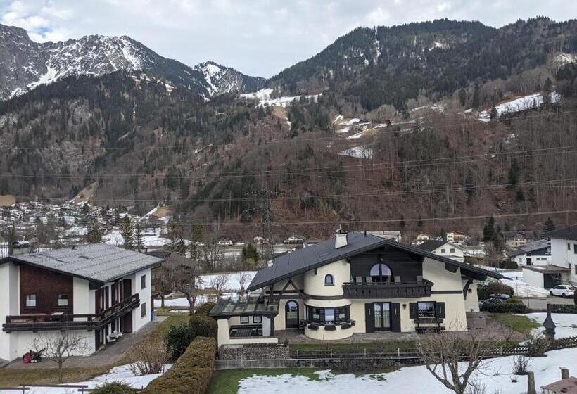 بنسيون Montahaus