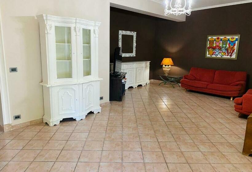 بنسيون Villa Mariposa