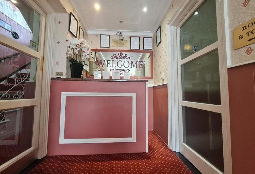 پانسیون Villa Nova