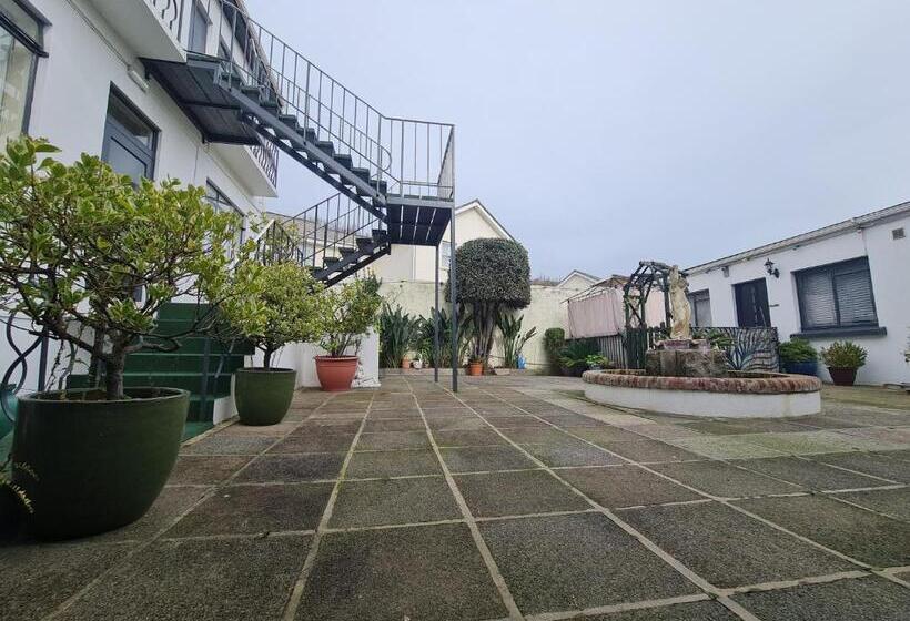 پانسیون Villa Nova