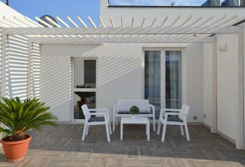 Quattroquarti Stradivari Home