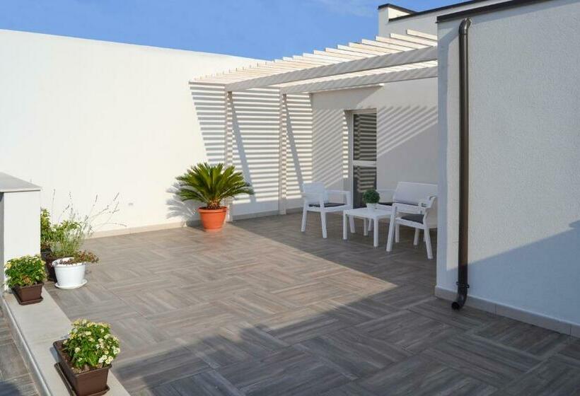 Quattroquarti Stradivari Home