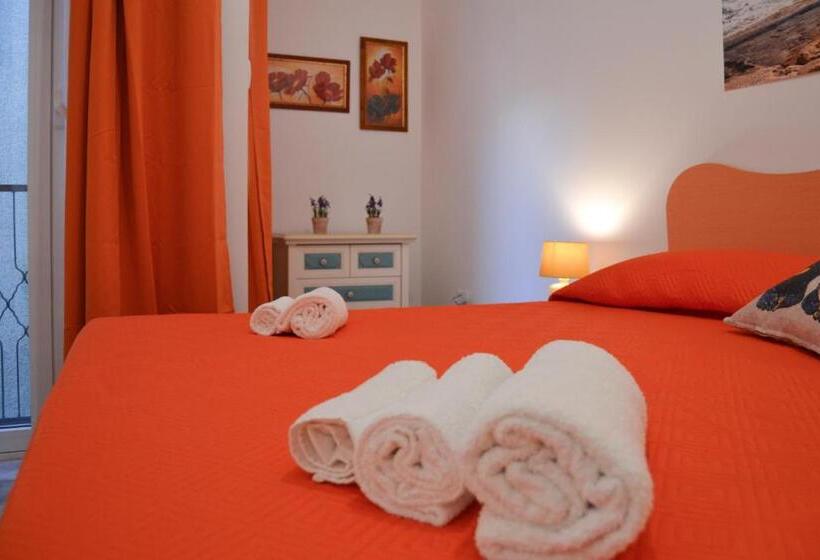 Quattroquarti Stradivari Home