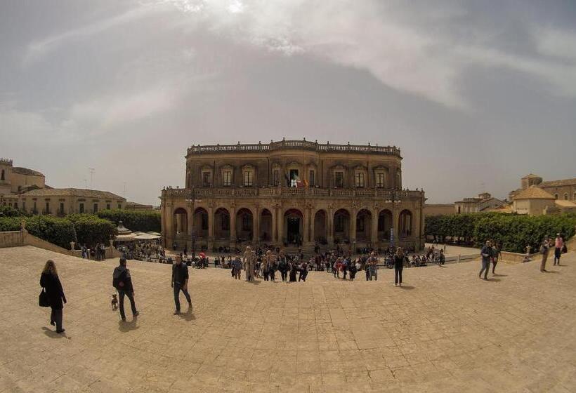 Quattroquarti Stradivari Home