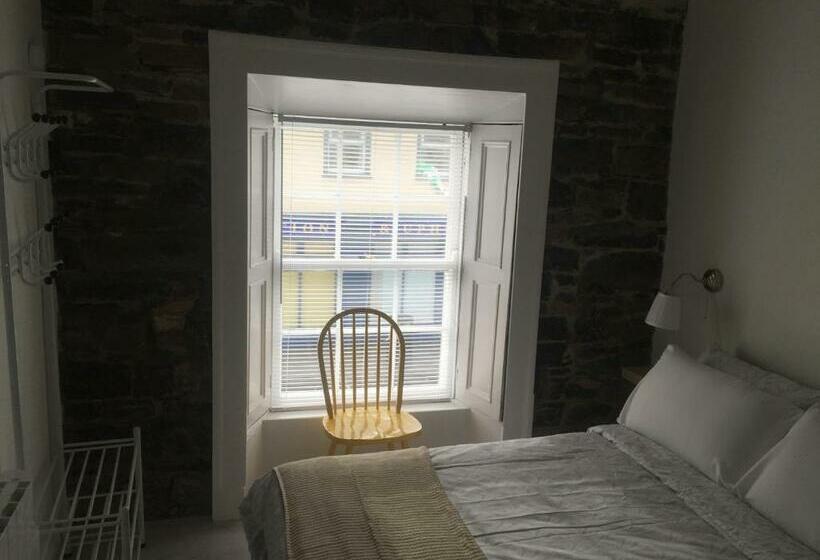 Room 2 Camp Street B&b & Self Catering