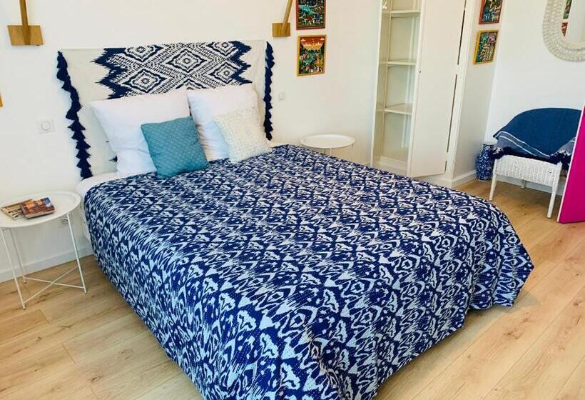 مبيت وإفطار Aux Couleurs De Commarin Chambres D Hôtes