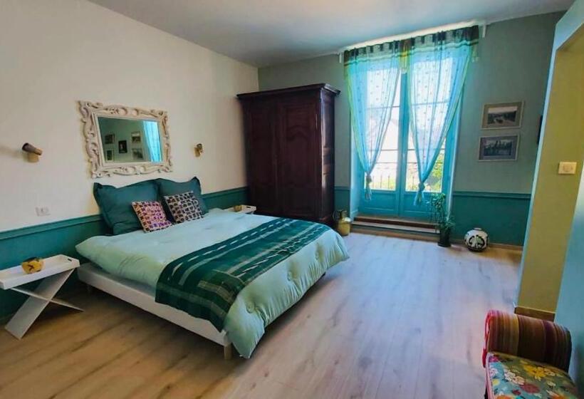 مبيت وإفطار Aux Couleurs De Commarin Chambres D Hôtes
