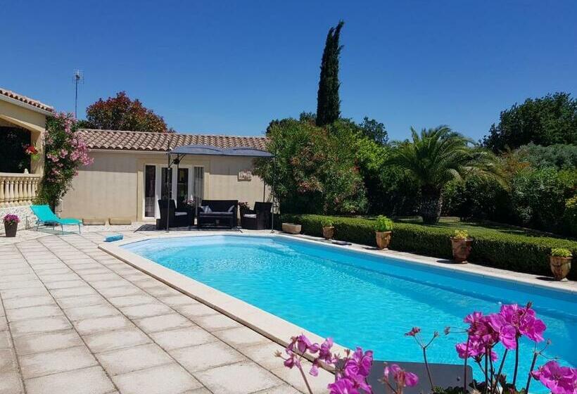 مبيت وإفطار Chambre D Hotes à 4 Kms D Uzes  Chez Nadou