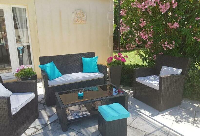 住宿加早餐 Chambre D Hotes à 4 Kms D Uzes Chez Nadou