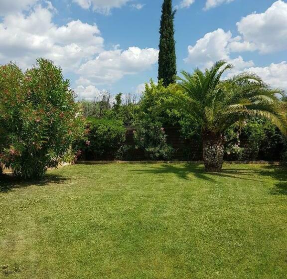 住宿加早餐 Chambre D Hotes à 4 Kms D Uzes Chez Nadou