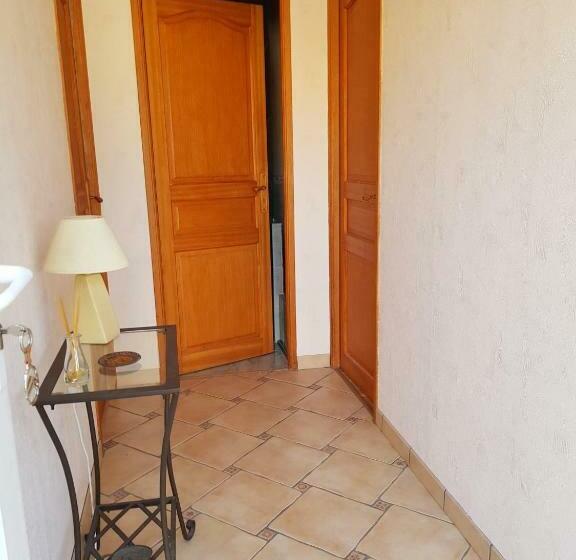 مبيت وإفطار Chambre D Hotes à 4 Kms D Uzes  Chez Nadou