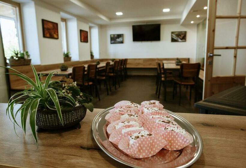 تختخواب و صبحانه Dom Na Slivnici