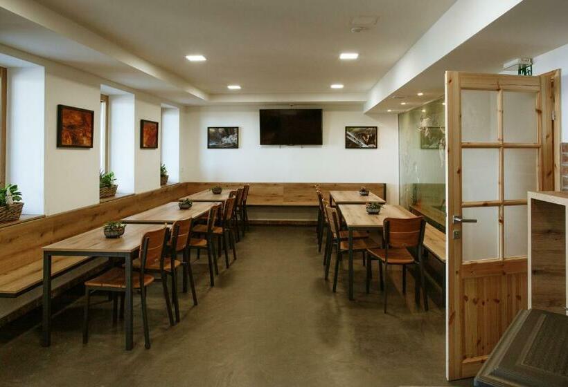 تختخواب و صبحانه Dom Na Slivnici