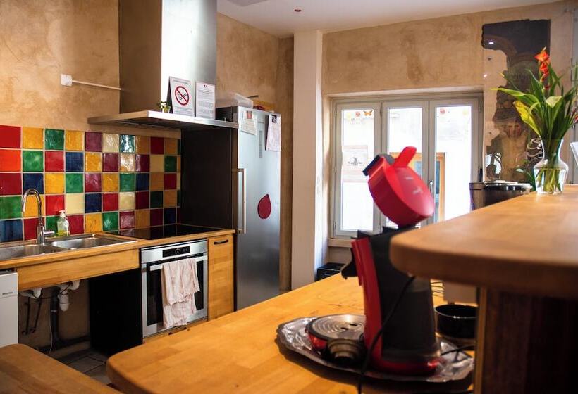 Bed and Breakfast Hostel Le Diablotin