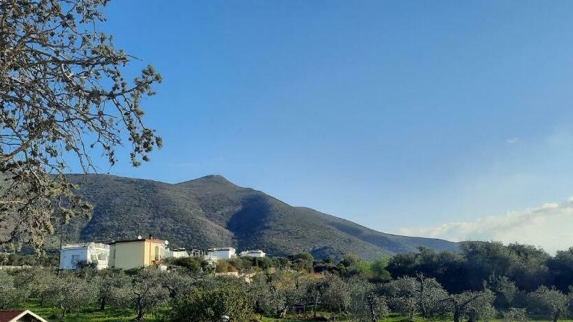 مبيت وإفطار La Gallina Nel Castello Citr Oo9002 Beb Oo11