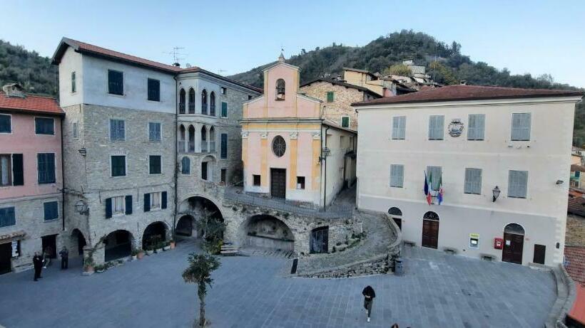 مبيت وإفطار La Gallina Nel Castello Citr Oo9002 Beb Oo11