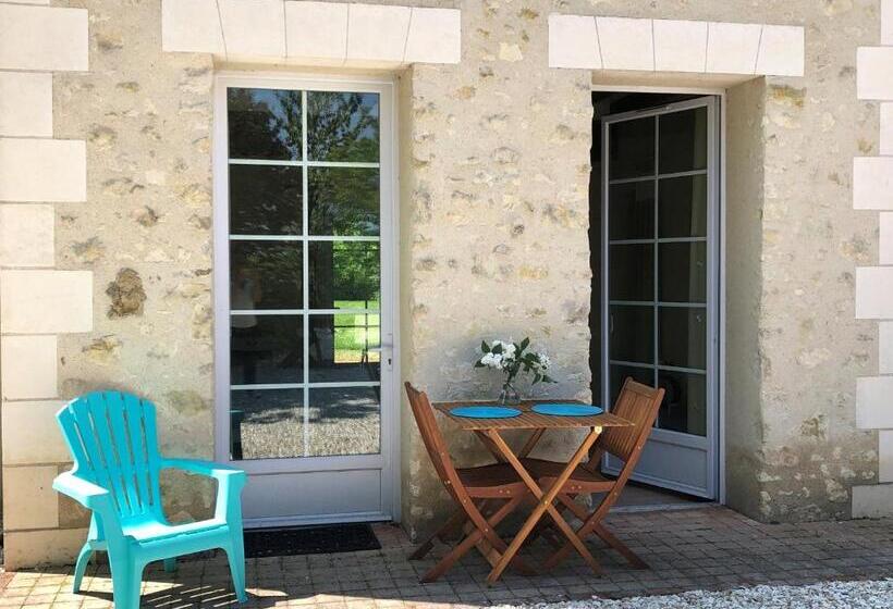 민박 La Tour De La Conterie