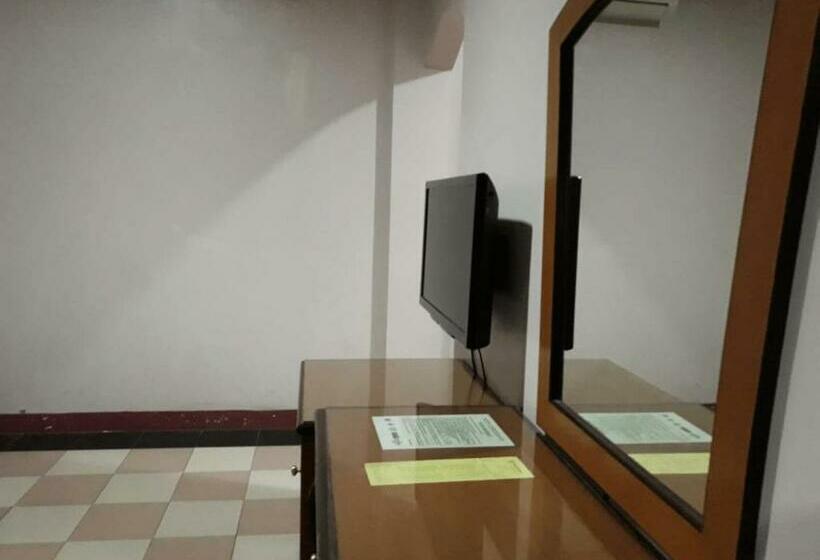 ホテル Parewisata