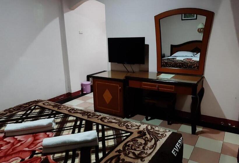 ホテル Parewisata