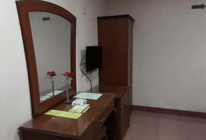 ホテル Parewisata