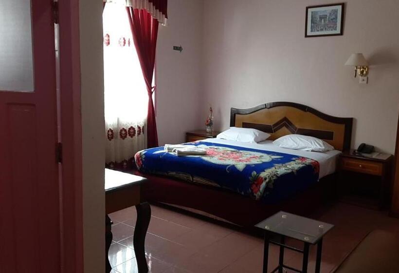 ホテル Parewisata