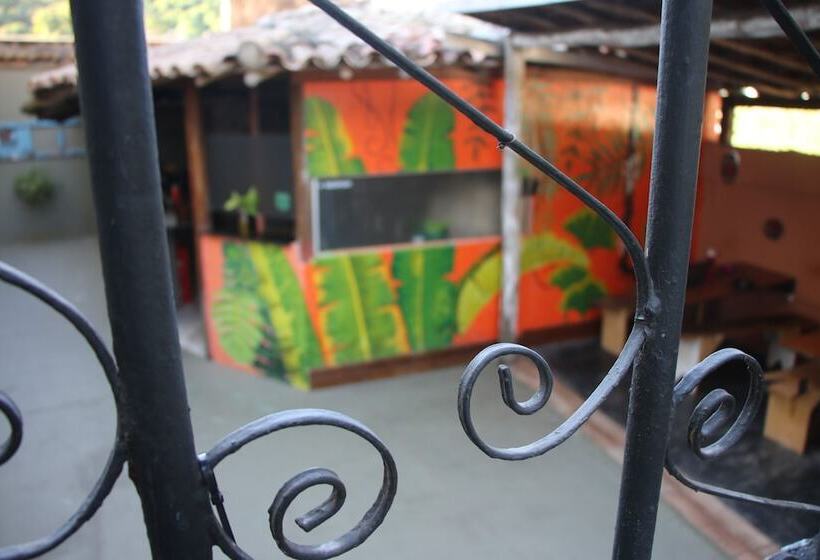 فندق Santo Hostel