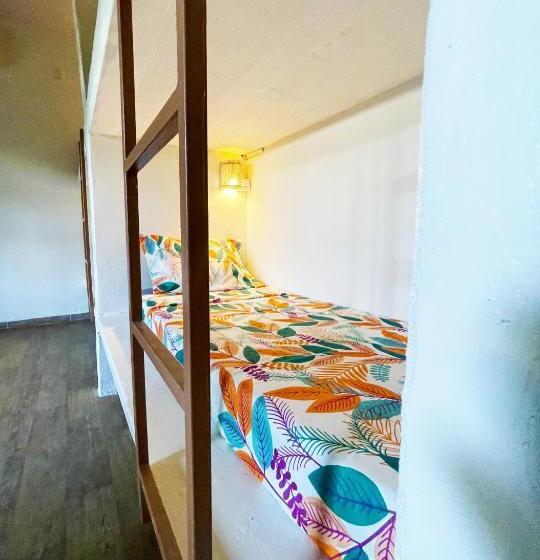 فندق Santo Hostel