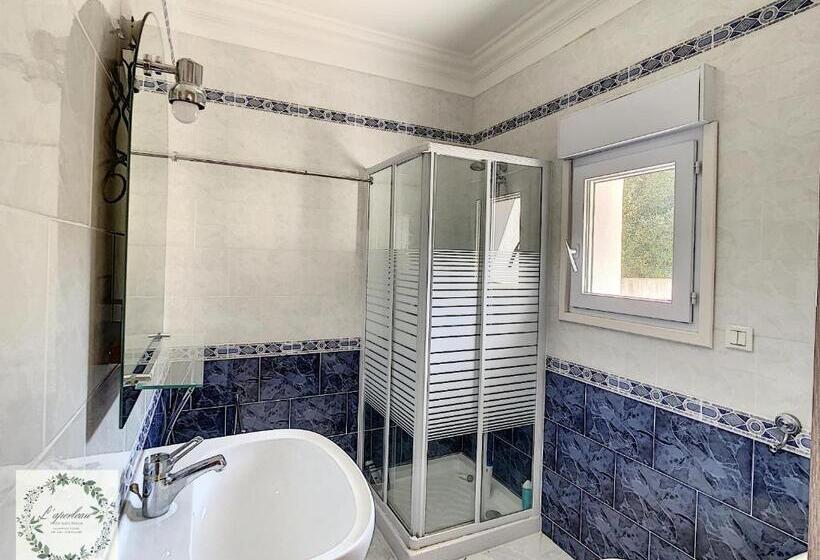 Отель Seaview Villa Marlau