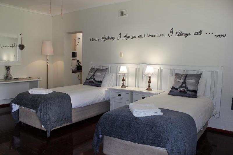 פנסיון 12 On Beach Guest House