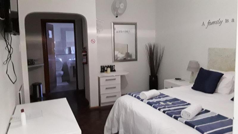 פנסיון 12 On Beach Guest House