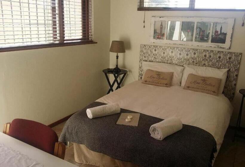 펜션 12 On Beach Guest House