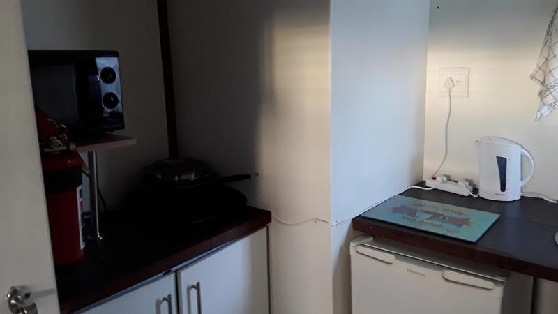 פנסיון 12 On Beach Guest House