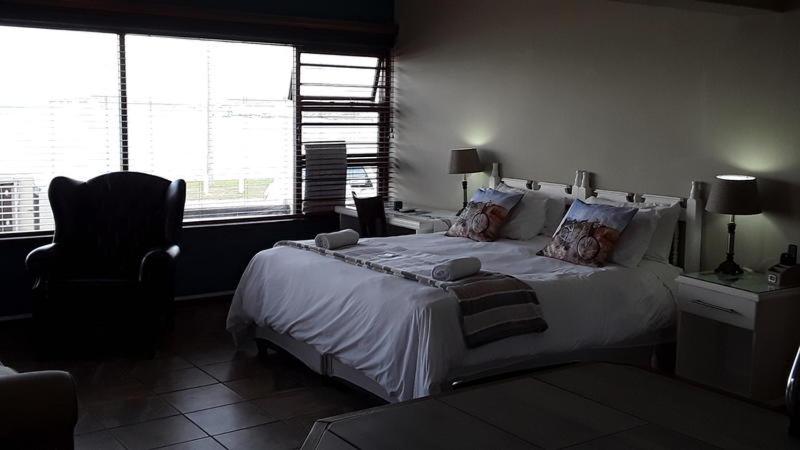 פנסיון 12 On Beach Guest House