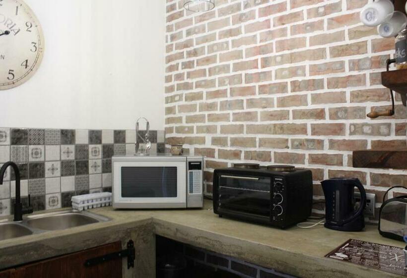 بنسيون 19 On Micro Avenue