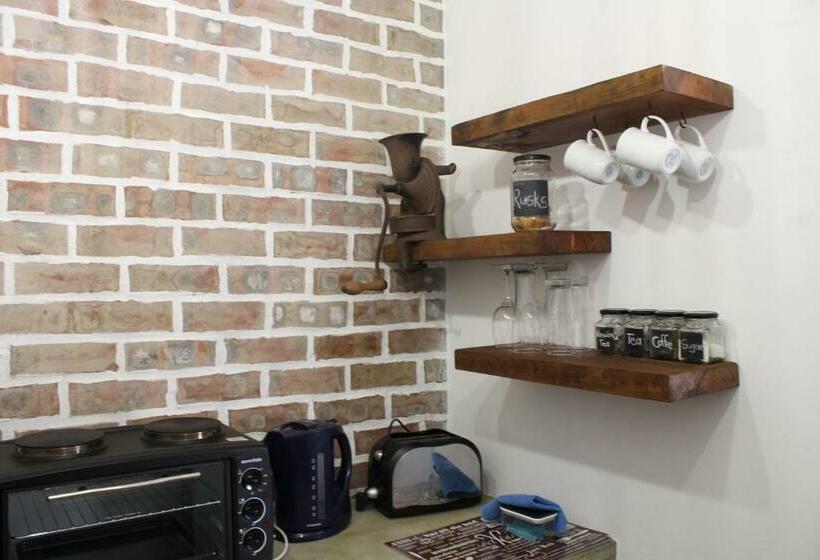 بنسيون 19 On Micro Avenue