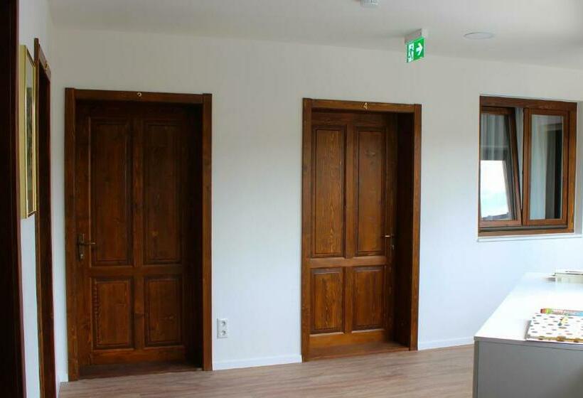 פנסיון Catalleya Haus