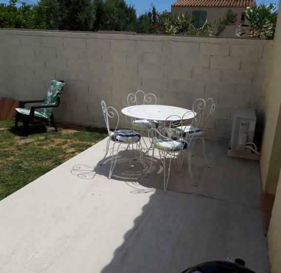 פנסיון Gite Des Arènes