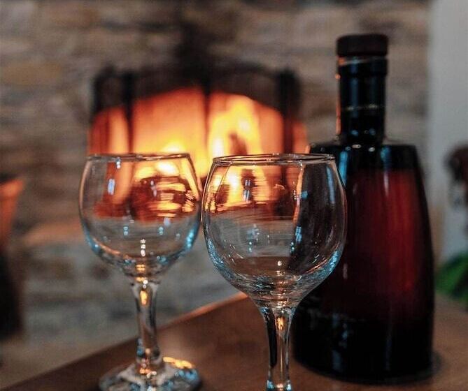 ペンション Lazaros Stonehouse