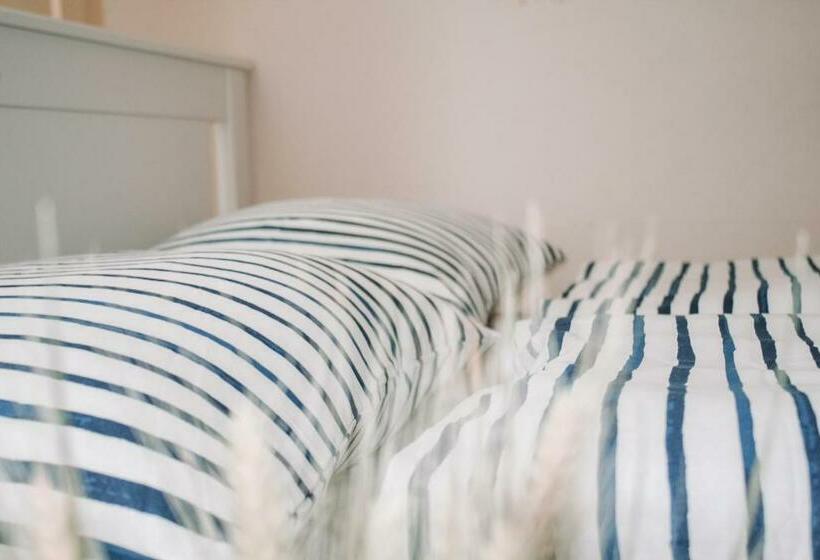 بنسيون Neb Thun Lodge`s Appartement 1 Hilterfingen Ringstrasse 6