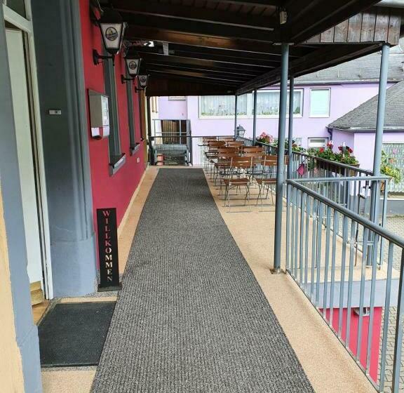 호스텔 Gästehaus Weißes Lamm Monteurzimmer