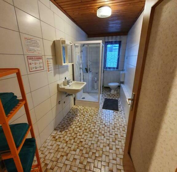 호스텔 Gästehaus Weißes Lamm Monteurzimmer