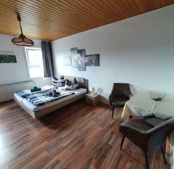 호스텔 Gästehaus Weißes Lamm Monteurzimmer